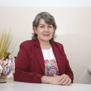 Prof. Dra. Ani Caroline Romero Coronel - Directora Académica CPR
